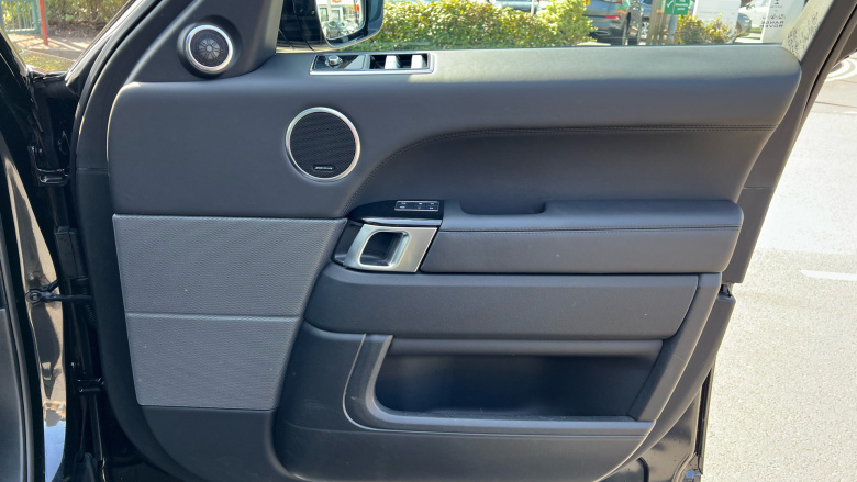 Land Rover Range Rover Sport 3.0 D300 HSE Dynamic Black 5dr Auto Diesel Estate